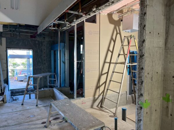 千葉県匝瑳市にてシャッター下地工事